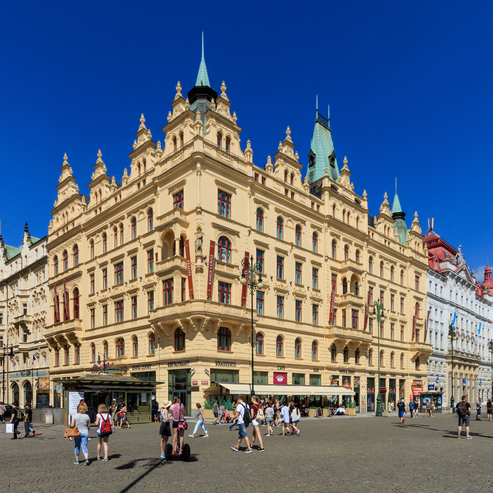 Prague (Photo License: Free Art License)